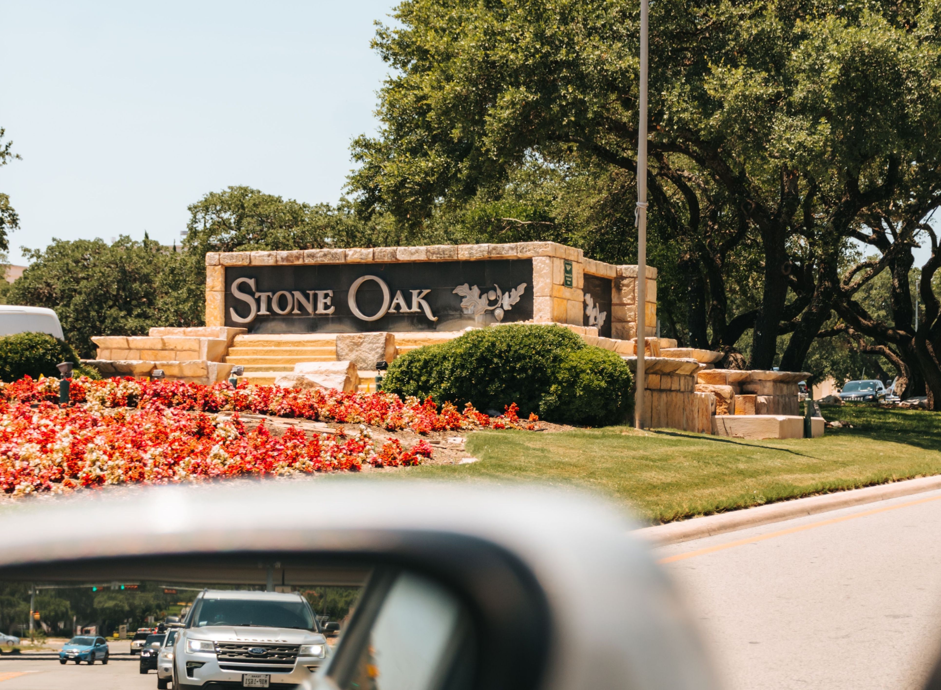 a stone oak sign in san antonio